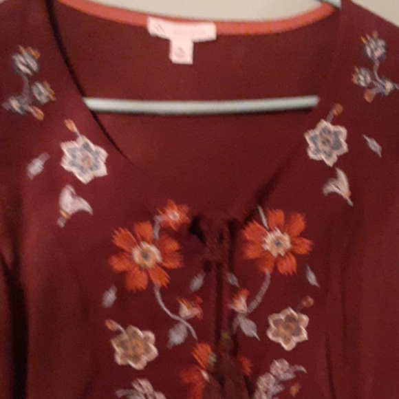 Top - Picture 2 of 2